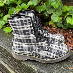 Dr Martens England MIE Plaid Vegetarian Grunge Combat Boots Women's 9 US 7 UK